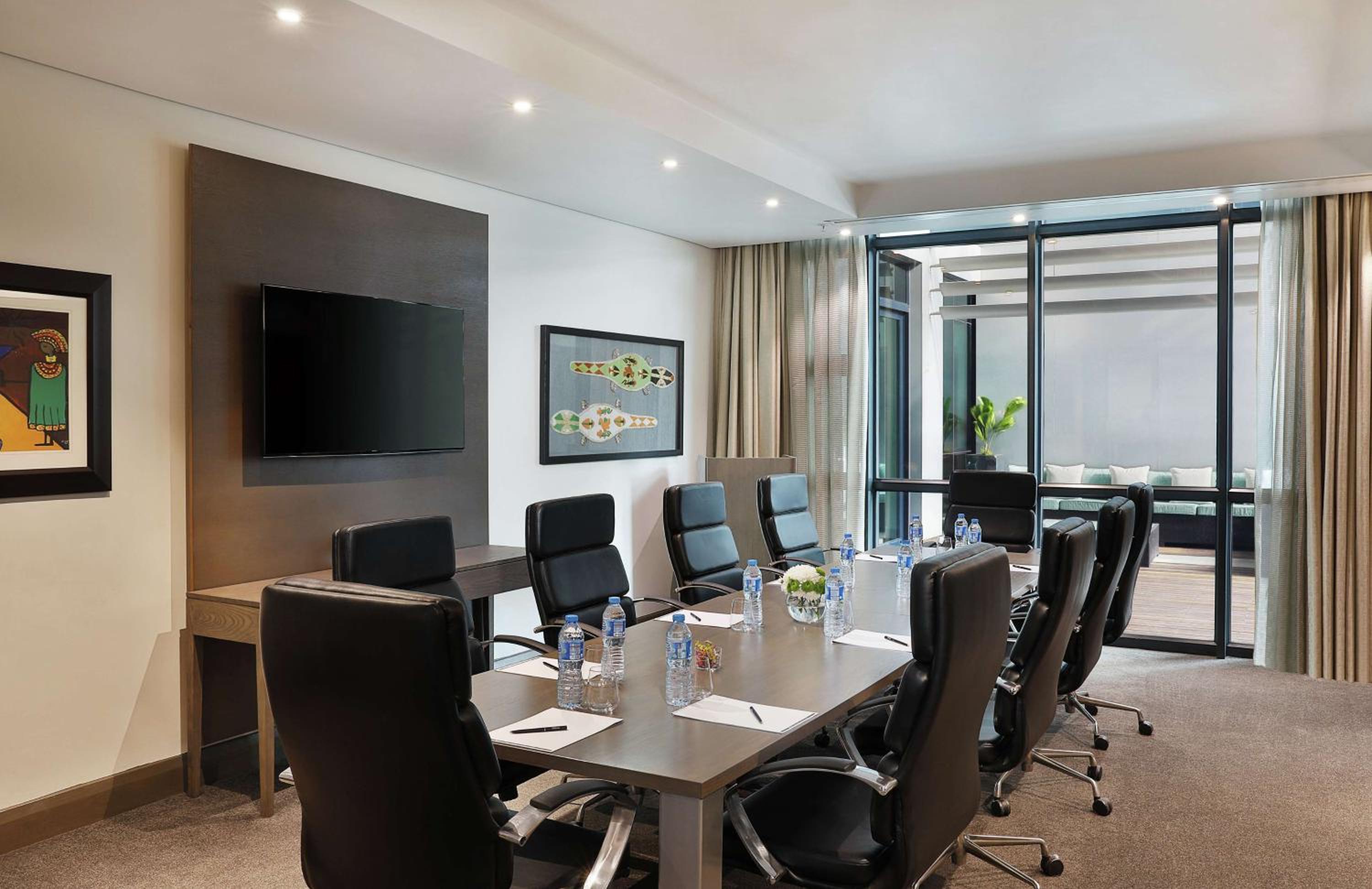 Legend Hotel Lagos Airport, Curio Collection By Hilton