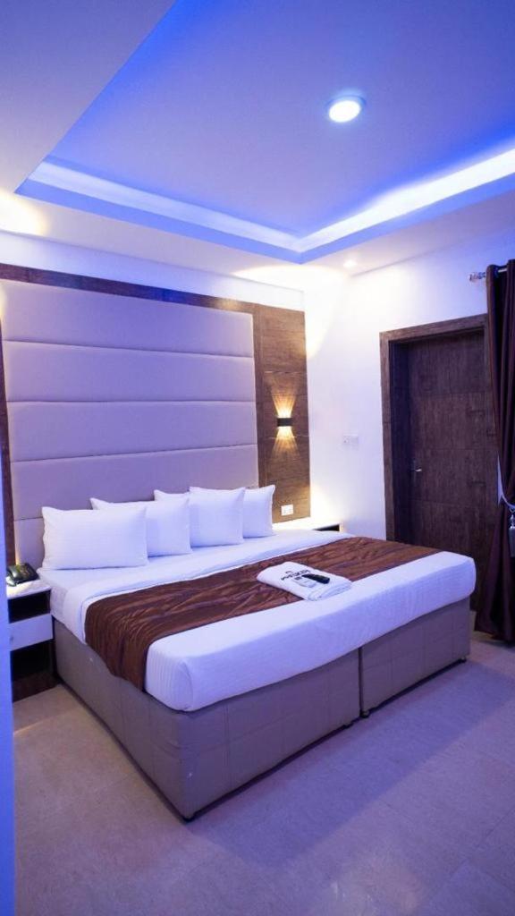 Presken Hotels Water Cooperation, Victoria Island