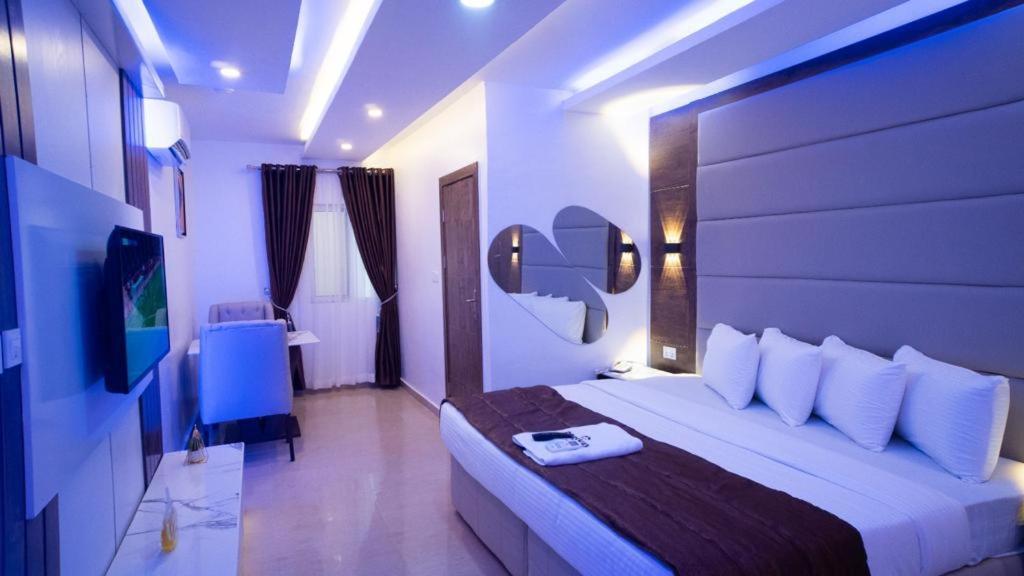 Presken Hotels Water Cooperation, Victoria Island