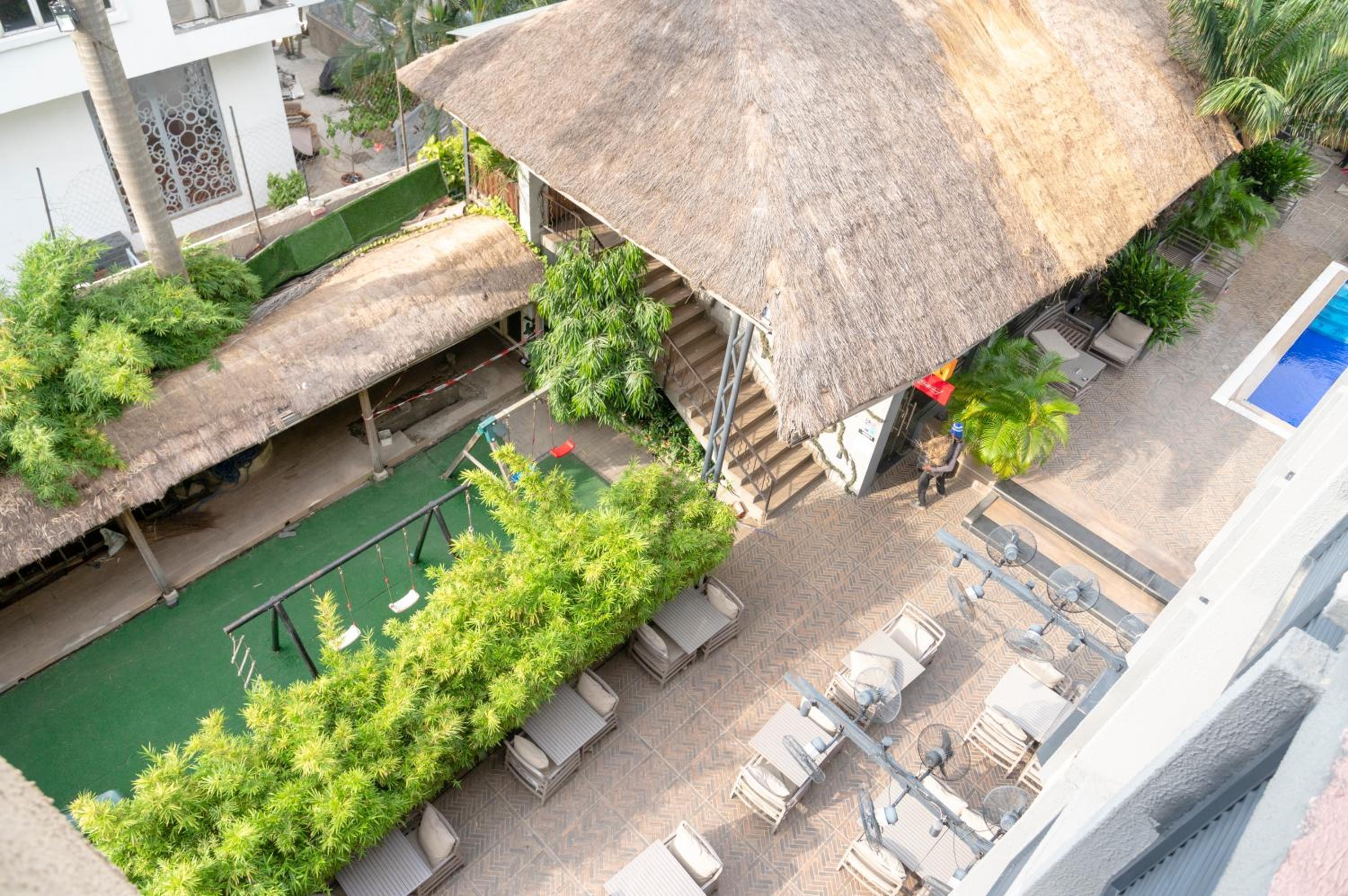The Blowfish Hotel