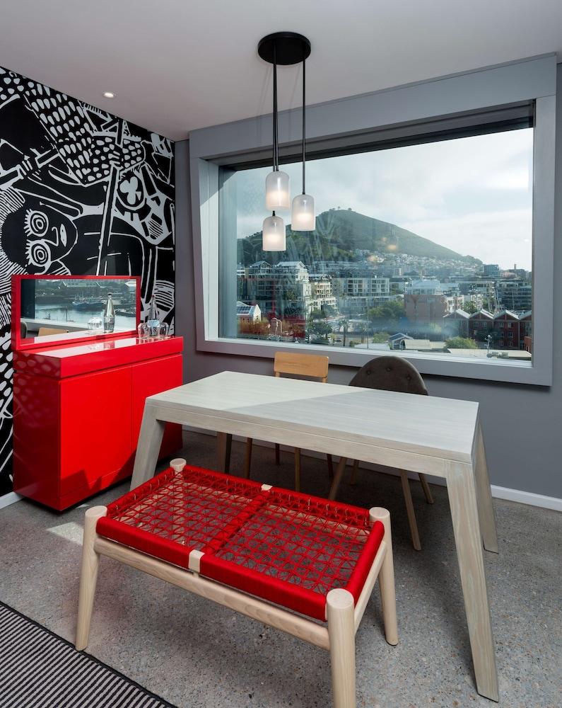 Radisson RED V&A Waterfront, Cape Town