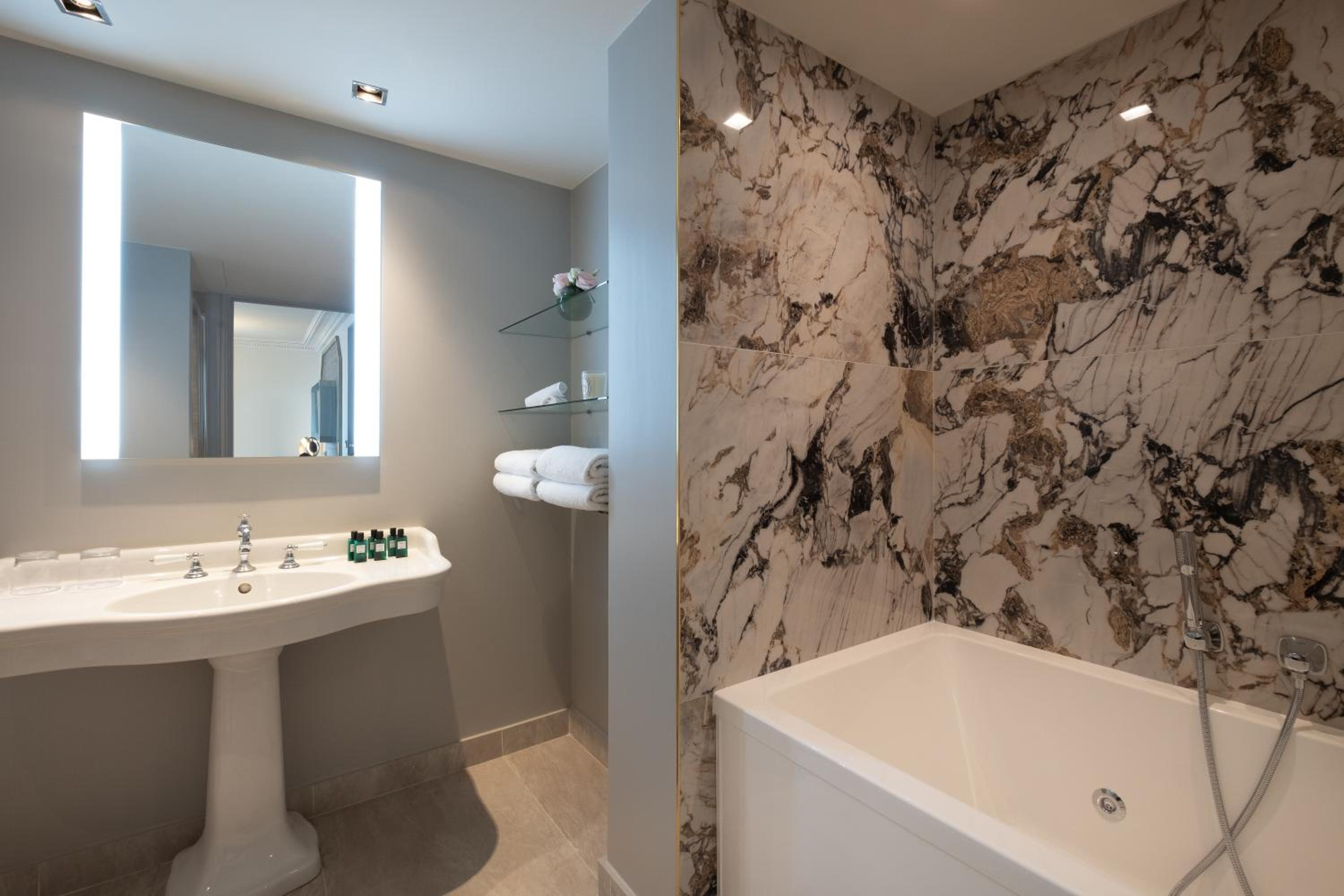 Hôtel Elysia by Inwood Hotels