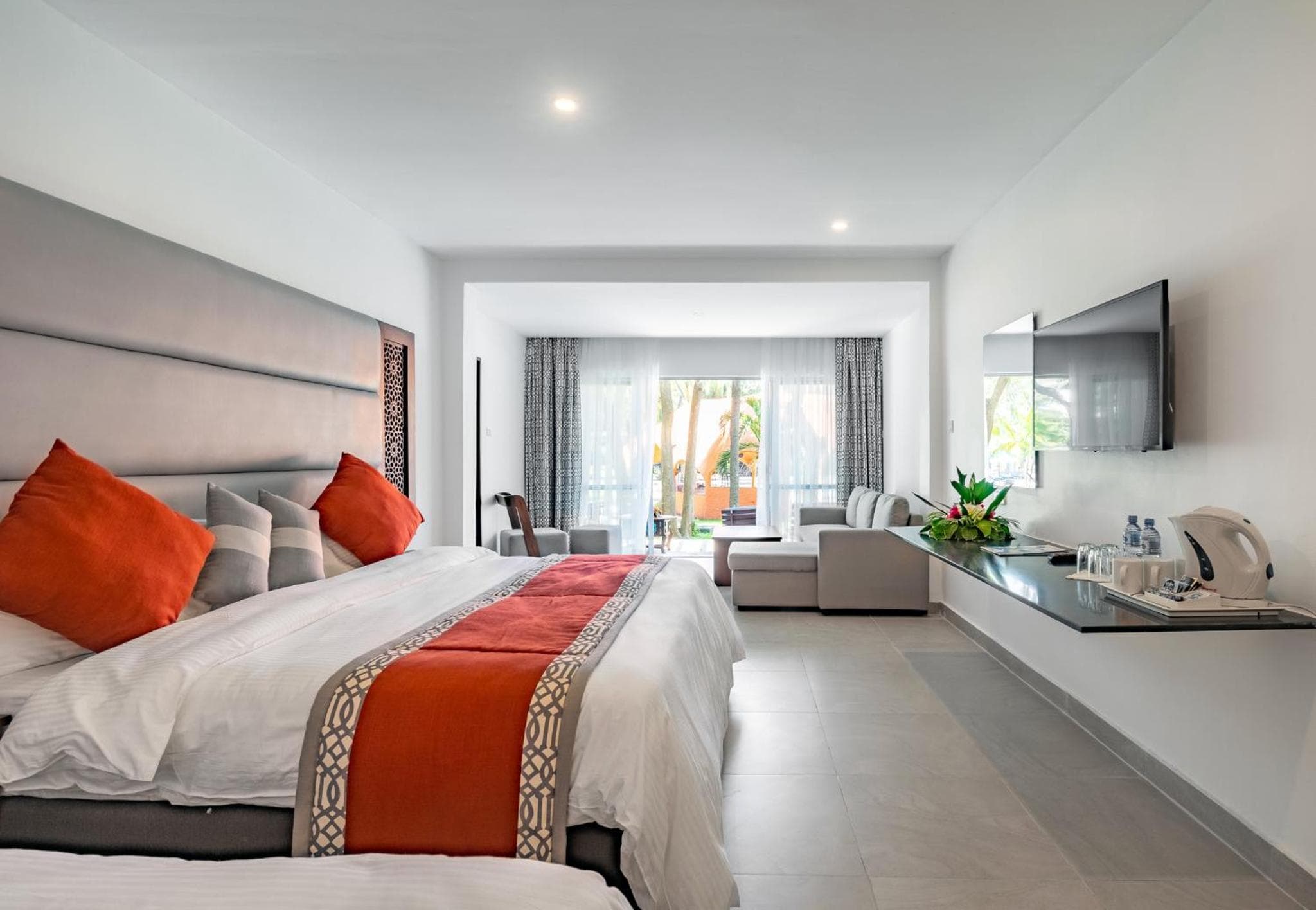 Southern Palms Beach Resort