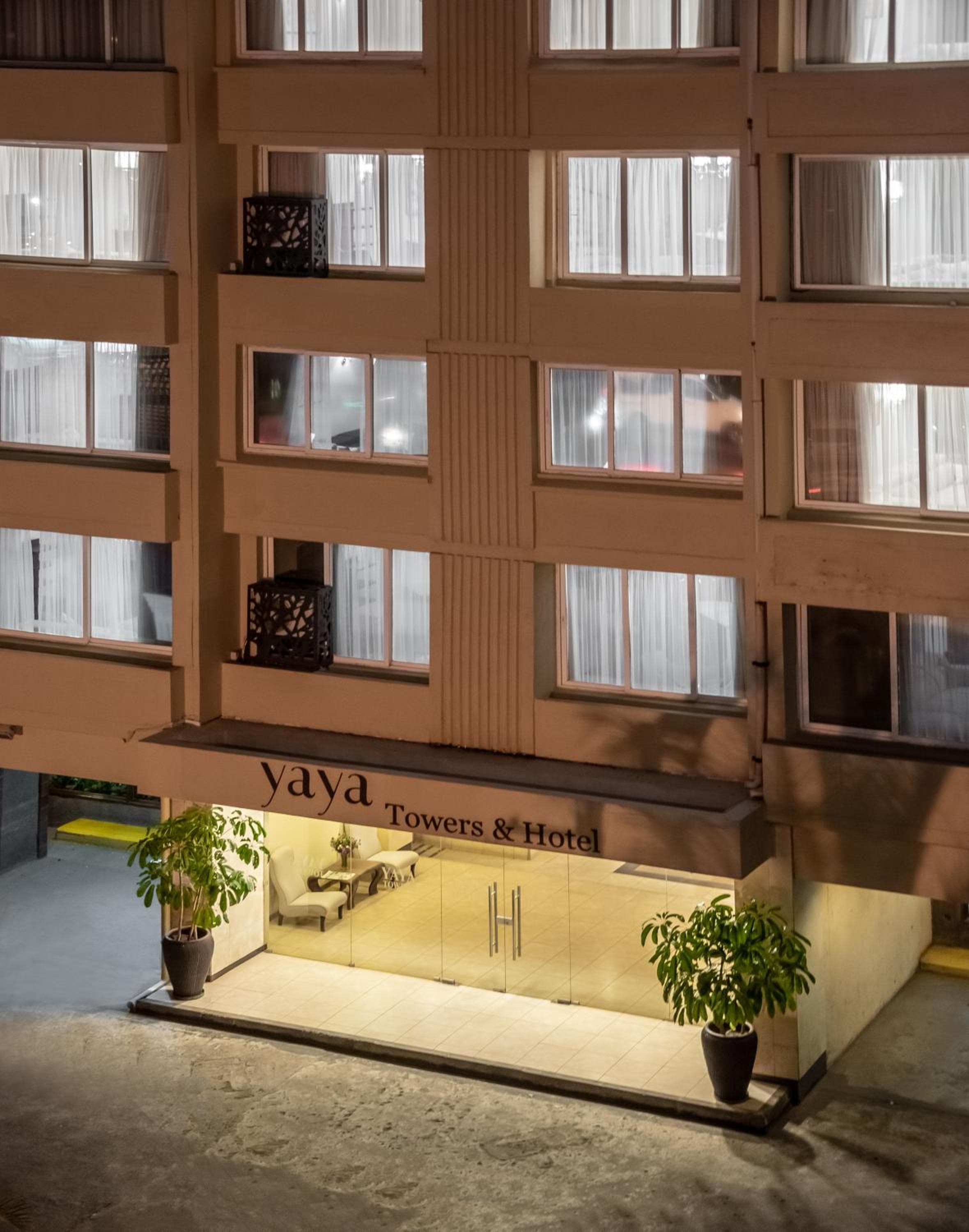 Yaya Hotel & Apartments